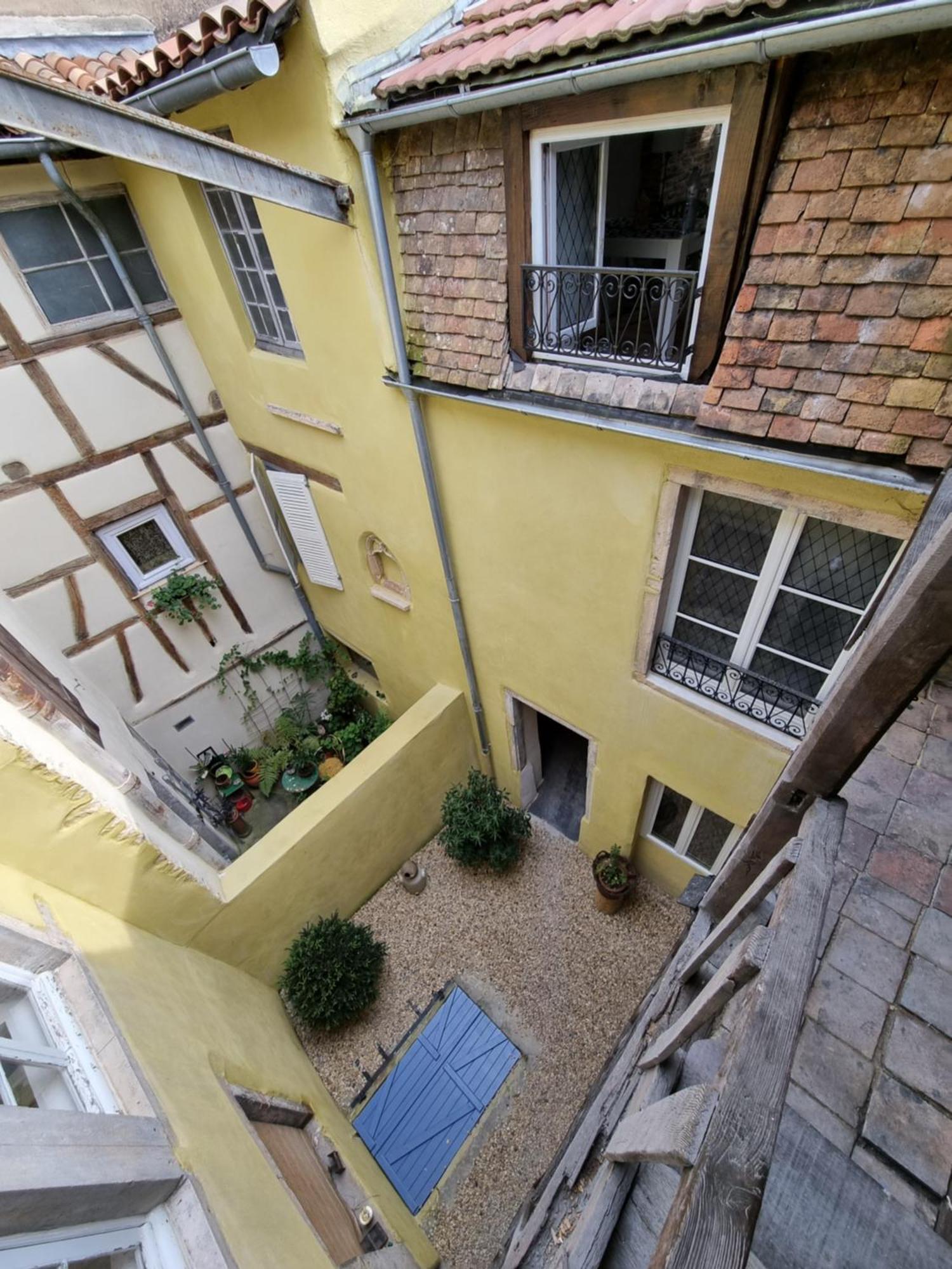 Fenetre Sur Cour Du Docteur Privey - Secure Park Bike - Voie Bleue Hotel Tournus Exterior photo